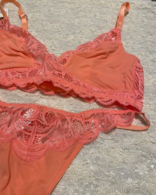 La Perla Studio Simona 36B M Wireless Bralette Thong Panty Set Coral Orange