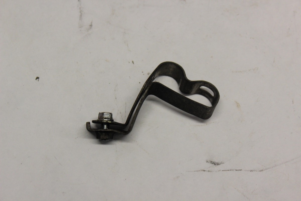 FRONT LEFT BRAKELINE CLAMP B 45158-MCH-000 2003 Honda