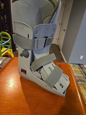 Breg Genesis Mid-Calf Full Shell Walking Boot Orthopedic Walker Boot Size Large