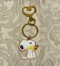 Snoopy Love Peanuts Purse Key Fob Charm Pendant Car Metal Clip Anime KeyChain