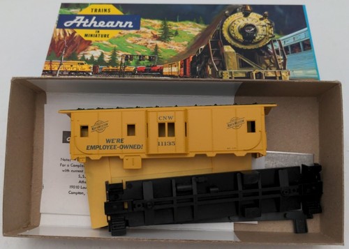 Kit Athearn 1289 HO Chicago y North Western Bay Ventana Caboose # 11135 | Zustand: New