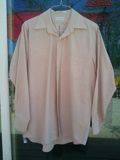 Mens Van Heusen long sleeve dress shirt khaki