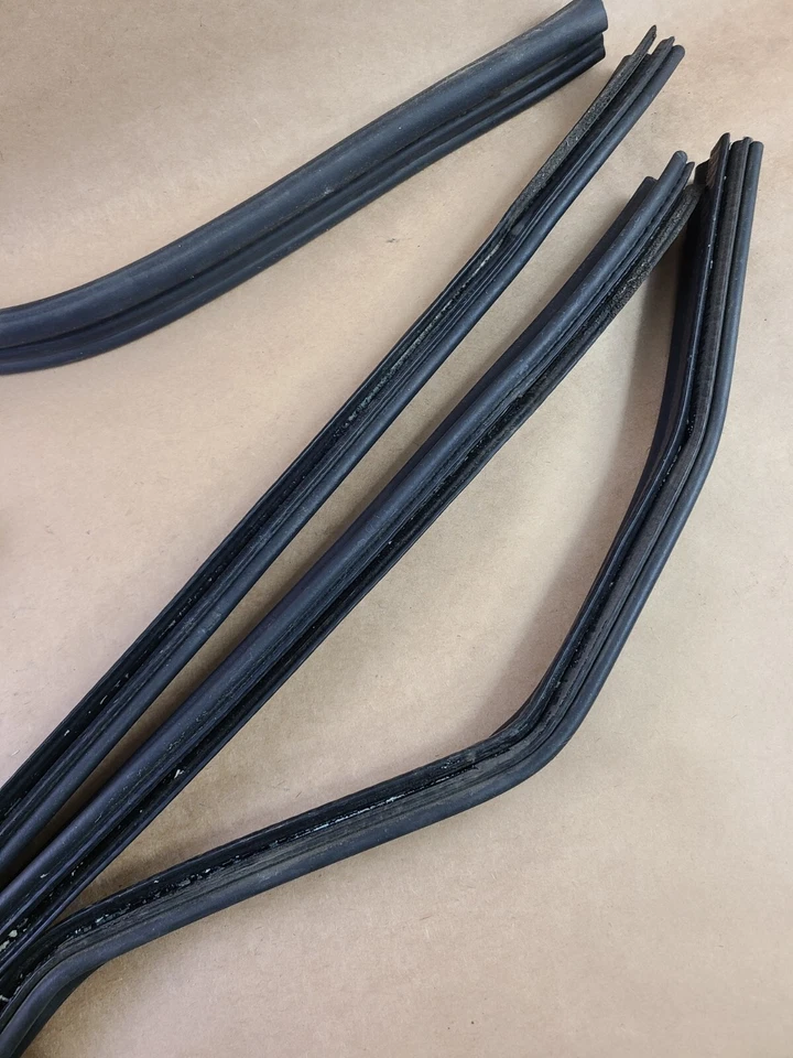 1996 - 2001 OEM BMW Z3 compartimento do motor firewall vedação de tira climática conjunto com 5 peças - Imagem 3 de 4