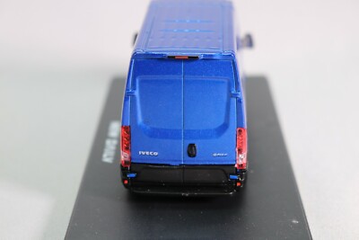 Camion Iveco New Daily Bleu Métallisé – Eligor 1/43 – Collection