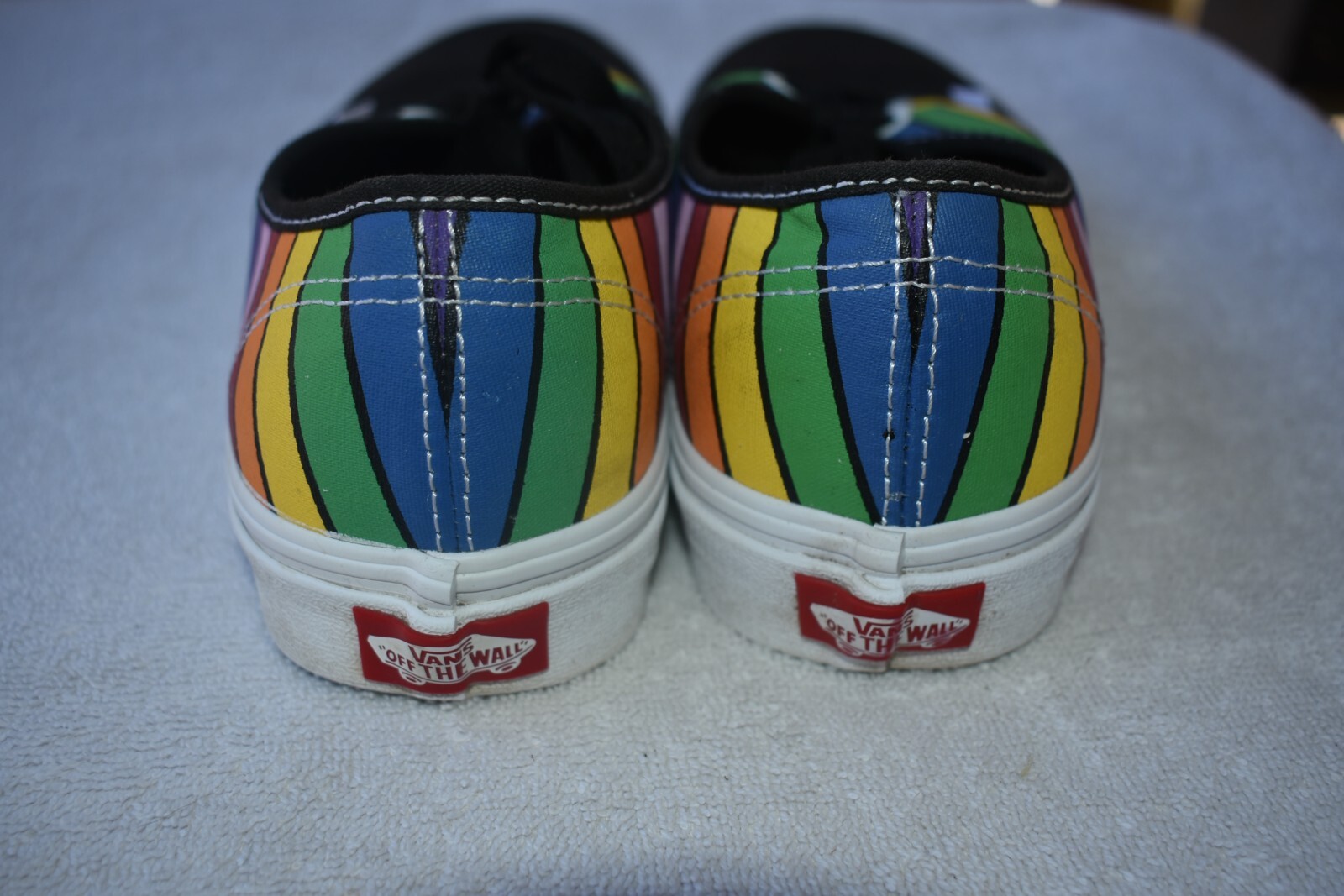 Vans Authentic Unisex M 8/W 9.5 Skateboard Shoes Multi Refract Rainbow Sneakers thumbnail 5
