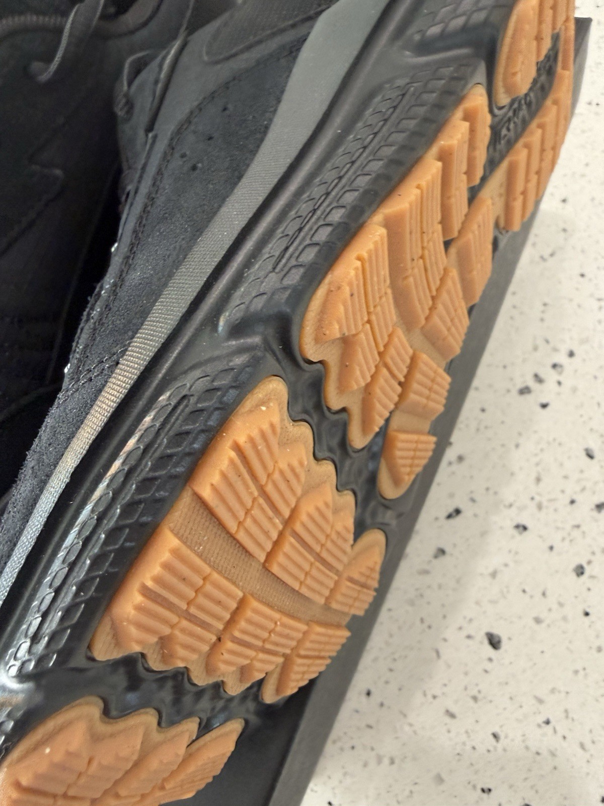 NEW MENS UNDER ARMOUR SZ 8 SHOES BLACK CHARGED VERSSERT 2 thumbnail 5