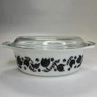Vintage Pyrex #043 Casserole 1 1/2 Quart With Lid - Black Tulips