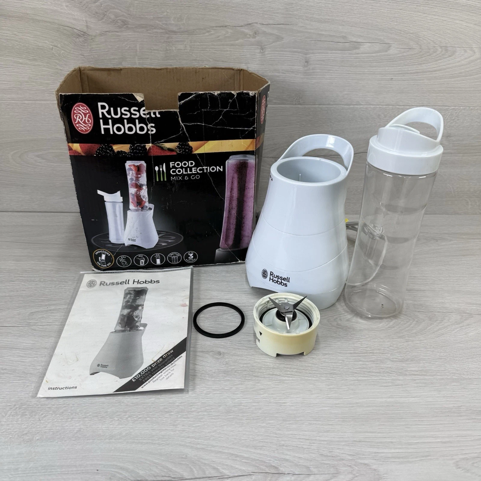 Russell Hobbs Mix and Go Cool Smoothie Maker - Portable Blender + 1 Bottle
Opens in a new window or