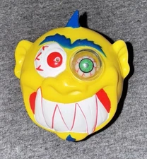WILD & WACKY SQUIRT BALL w/ SHAKING EYE MADBALLS JARU Yellow Blue TM1