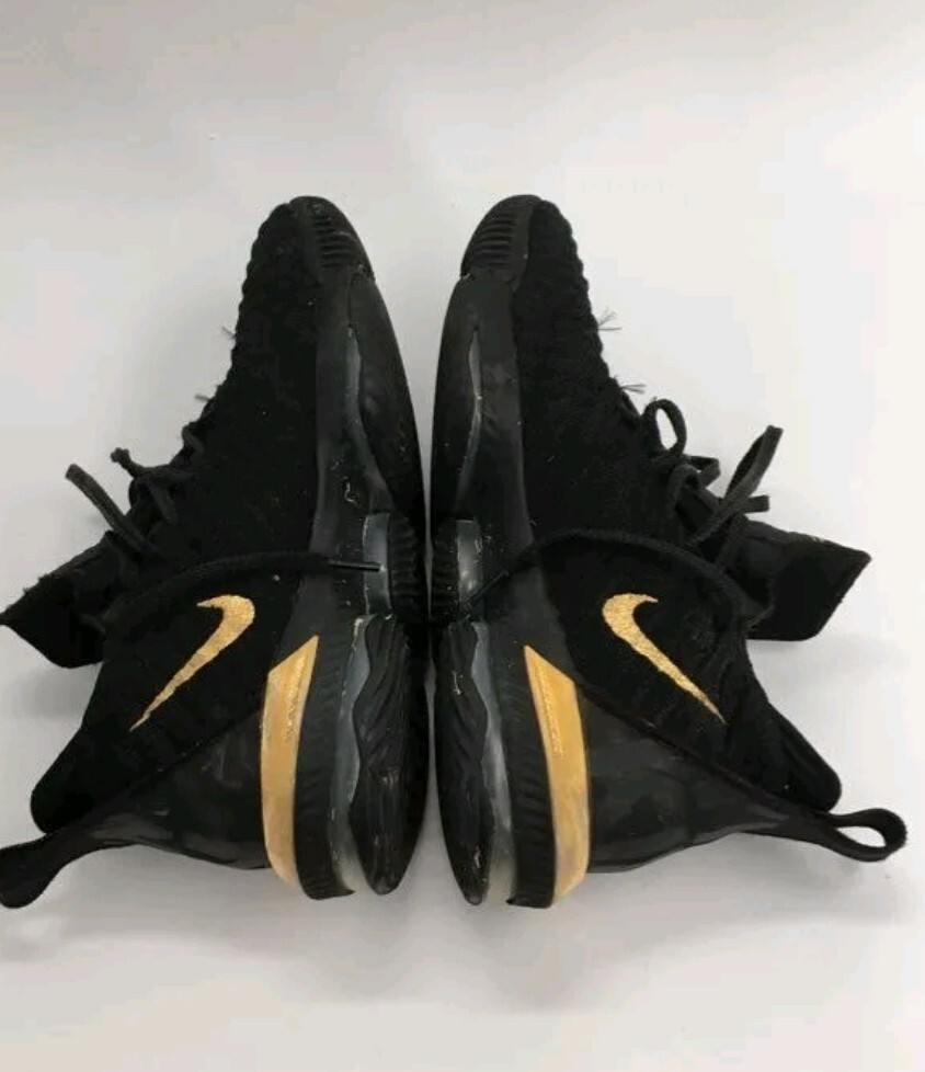 lebron 16 black and gold im king
