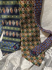 Tommy Hilfiger Mens Neck Tie Blue Club Crests Italian Silk Made In USA Crowns 2