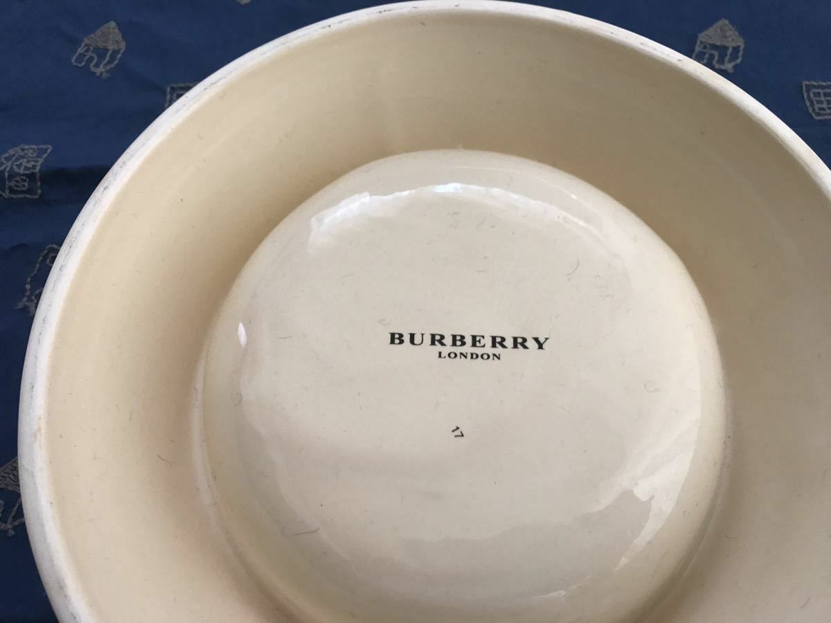 burberry dog bowl