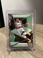 21-22 Illusions Amazing Emerald parallel Giannis Antetokounmpo, fresh pull, mint