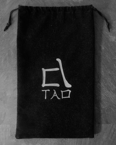 TAO VELVET DRAWSTRING POUCH