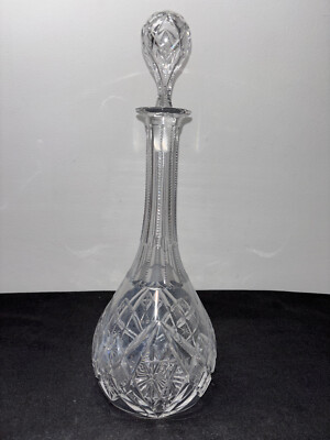 Elegant Diamond and Star Cut Tall 15.5 inch Crystal Decanter & Stopper