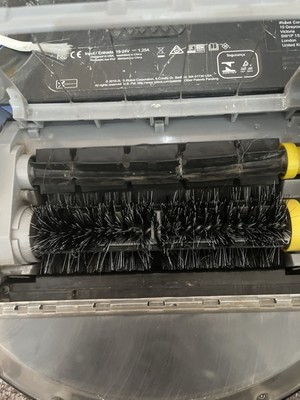 iRobot Roomba (605, hat aber oben eine 560er Schale) Beschreibung prüfen