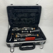 LJ Hutchen Company Clarinet with Carrying / Travel Original Case