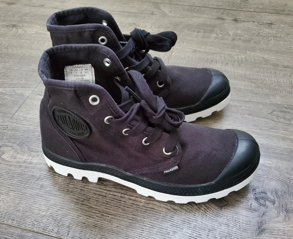 Palladium Women's Pampa Hi Canvas Boots 92352 030 - Black/White US 7 / UK 5 - Image 3 of 4