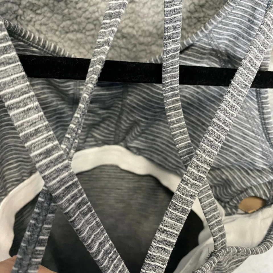 Camiseta sin mangas deportiva gris gris GAP FIT sin mangas a rayas para mujer talla XS       Foto 4 de 4