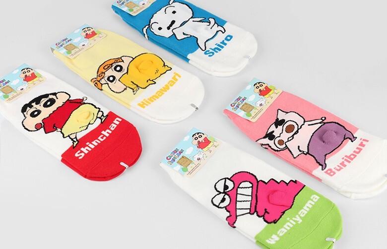 Lindos 5 pares de calcetines deportivos con licencia para mujer Crayon Shin-chan a la cadera