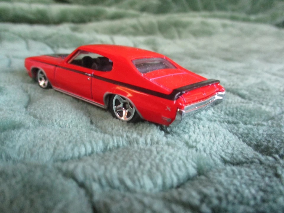 Hot Wheels 2009 New Models '70 Buick GSX Loose - Image 2 of 4