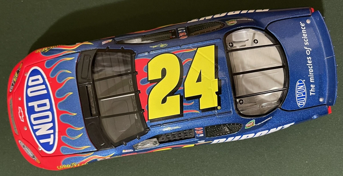 2003 Jeff Gordon #24 DuPont Chevy Monte Carlo 1/24 Action NASCAR New!