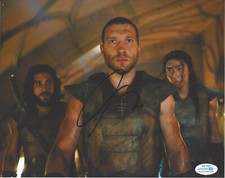JAI COURTNEY SIGNED 'SPARTACUS BLOOD AND SAND' 8X10 PHOTO SUICIDE SQUAD ACOA
