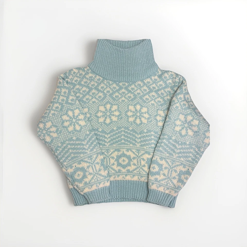Chaus Women’s Sweater Vintage Knit, Light Blue and White, Size Small, Retro, 90s - Image 4 of 4