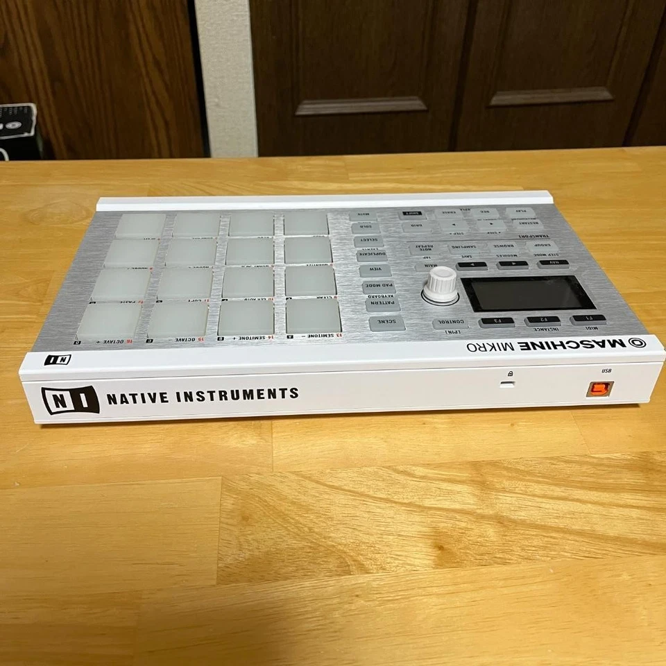 NATIVE INSTRUMENTS MASCHINE MIKRO MK2 from Japan Used Authentic Confirmed - Image 3 of 4