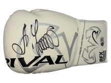 OLEKSANDR USYK SIGNED WHITE RIVAL BOXING GLOVE UNDISPUTED (ACG CERT AG18892)