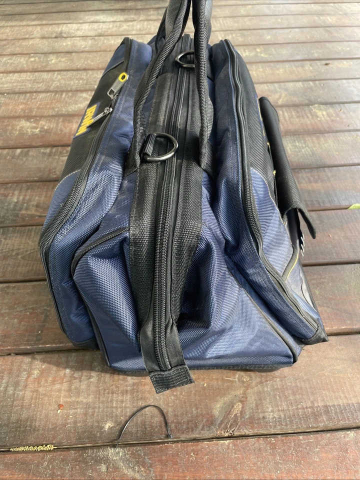 Irwin 18" Zippered Tool Bag w/Molded Bottom & Shoulder Strap. #2012148 NEW - Image 2 of 4