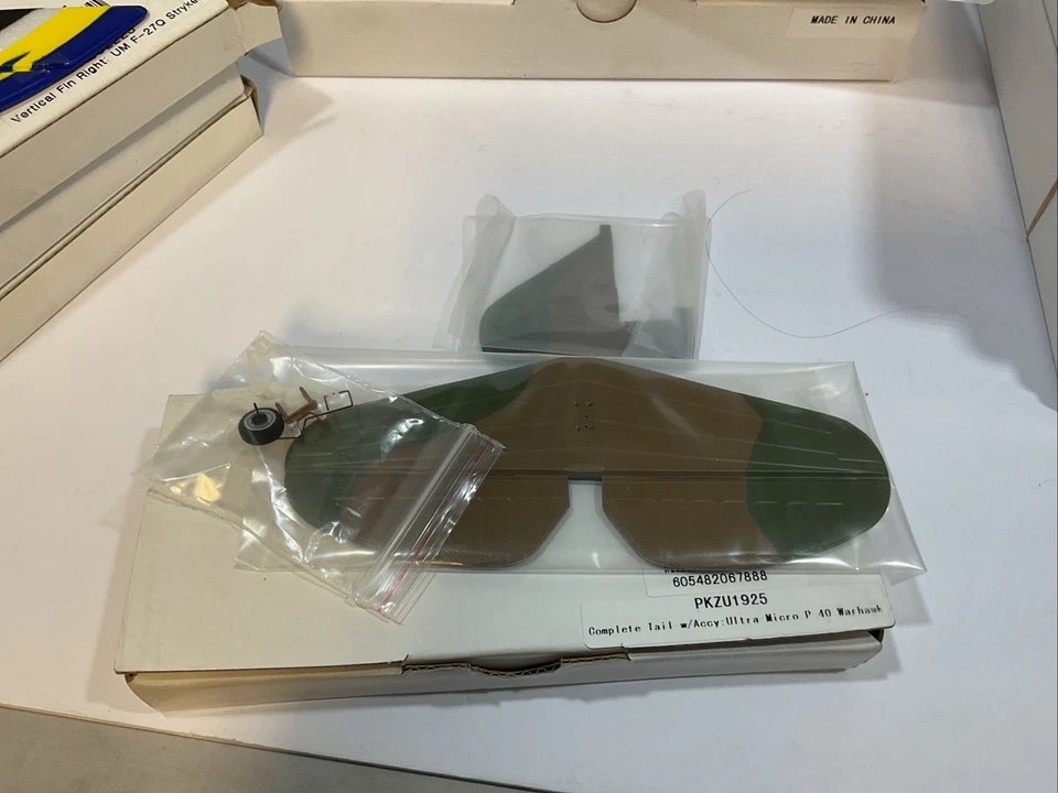 Lote de secciones de cola de avión Parkzone y Hobbyzone R/C - Stryker, Duet, P-40 Foto 4 de 4