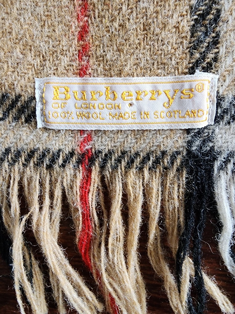 VINTAGE BURBERRYS OF LONDON SCARF 100% WOOL MADE IN SCOTLAND VINTAGE BURBERRYS OF LONDON SCARF 100% WOOL MADE IN SCOTLAND
