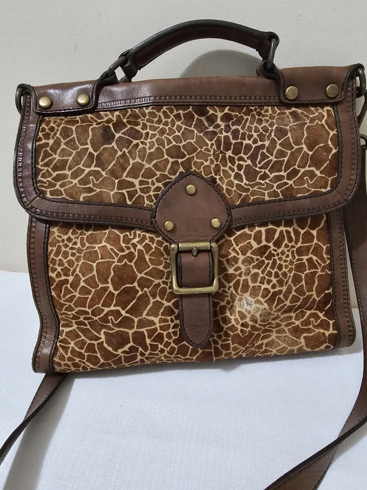 Bandolera vintage de cuero marrón con estampado de jirafa Fossil Revival pelo de becerro con bolso de asa Foto 2 de 4