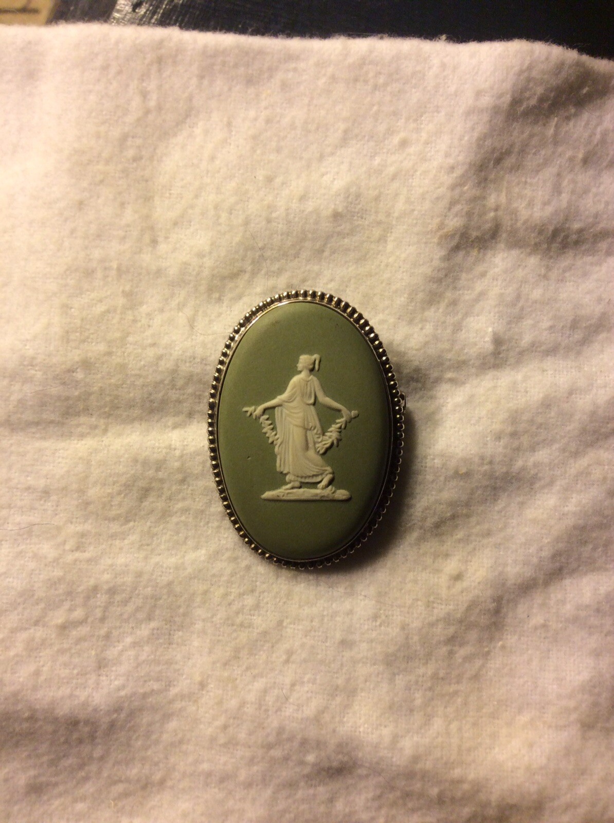 Vintage wedgwood brooch Gem