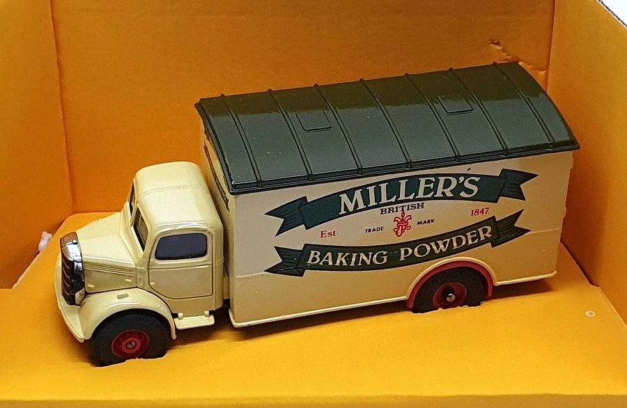 Corgi Appx 14 cm largo diecast D822/5 - Furgoneta Bedford serie O - Miller's Foto 4 de 4