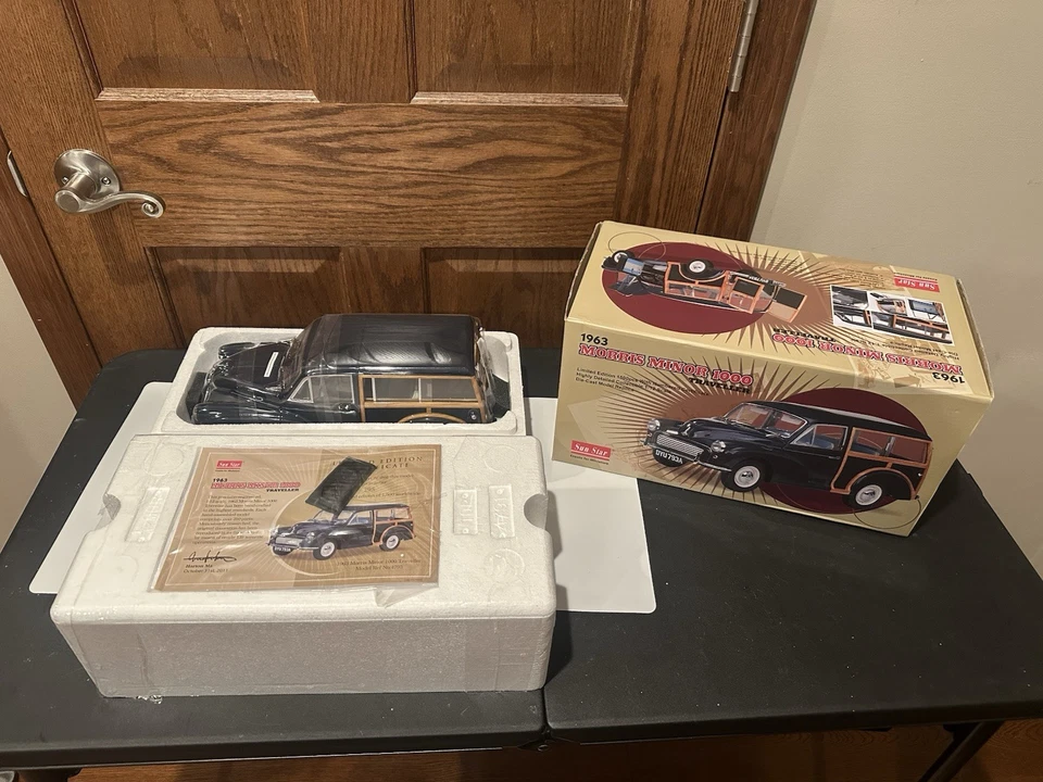 Sun Star 1963 Morris Minor  1000 Traveller 1/12 scale diecast model car limited - Image 2 of 4