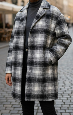 Asos Damen Mantel Wollmantel lang warm kuschelig Karo schwarz / weiß Gr. L