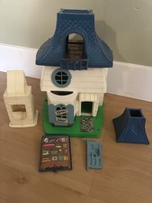 1976 Hasbro Weebles Haunted House Playset