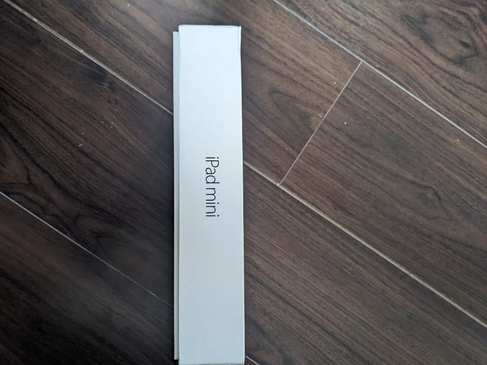 Apple iPad mini 1st Gen. 16GB, Wi-Fi, 7.9in - Silver - Image 3 of 3