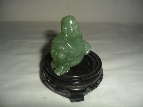Scultura Di Buddha ridente In Giada e base in legno - Foto 3 di 7