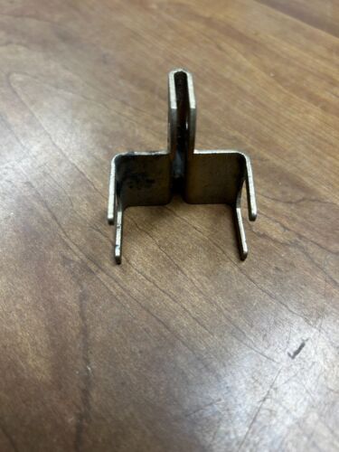 NOS OMC Evinrude Johnson Binnacle Control Dual Cable Retainer 126535 OEM - Foto 3 di 4