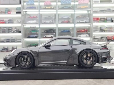 Porsche 911 BRABUS Rocket 900 R (schwarz glänzend) [VIP Scale Models] Maßstab...