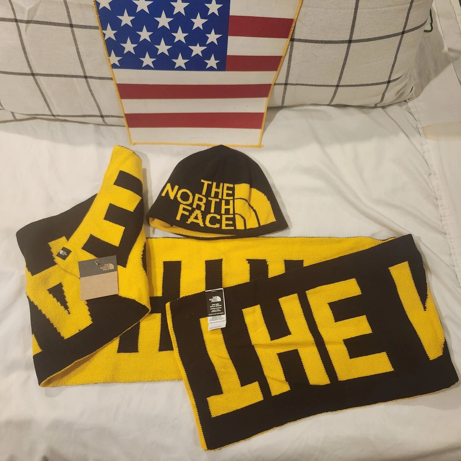 NORTH FACE Brand New Scarf And Beanie Yellow And Black REVERSIBLE
Opens in a new window or tab
