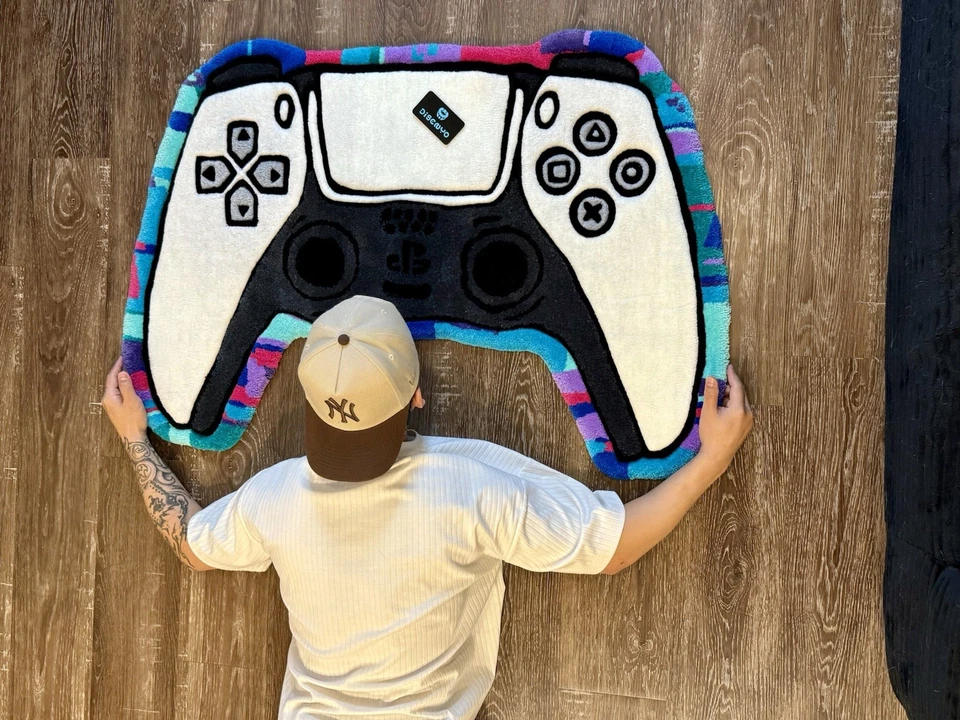Hecho a mano “Alfombra Controladora PS5” (30x42) pulgadas Foto 2 de 4