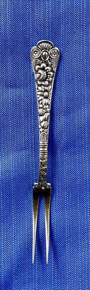 Juego de 3 tenedores de fresa Gorham Cluny de plata de ley de 2 dientes - antiguos de Gorham Foto 3 de 4