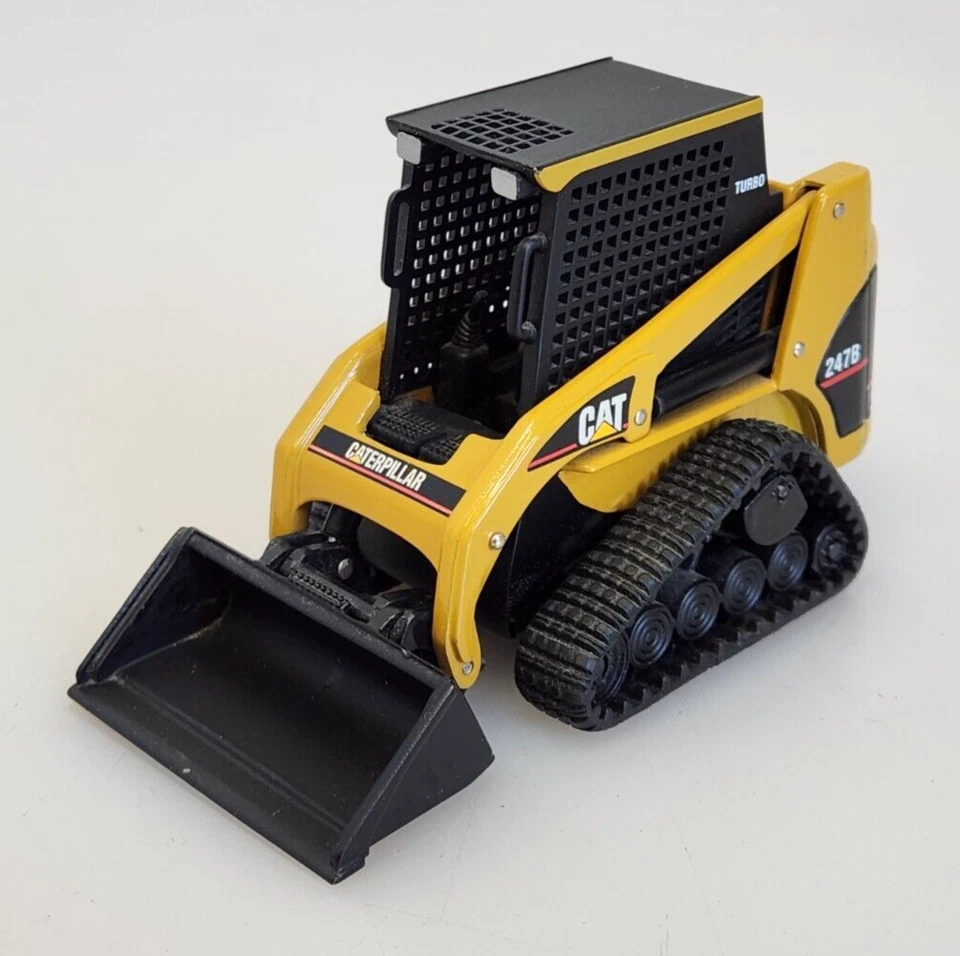 Norscot CAT 247B Multi-Terrain Loader Skid Steer 1/32 Die-Cast Scale Model 55102 - Image 3 of 4