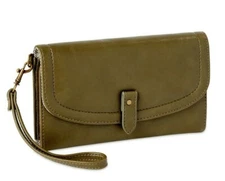 Time And Tru Ladies Isabella Wristlet Wallet Green Snap Close New