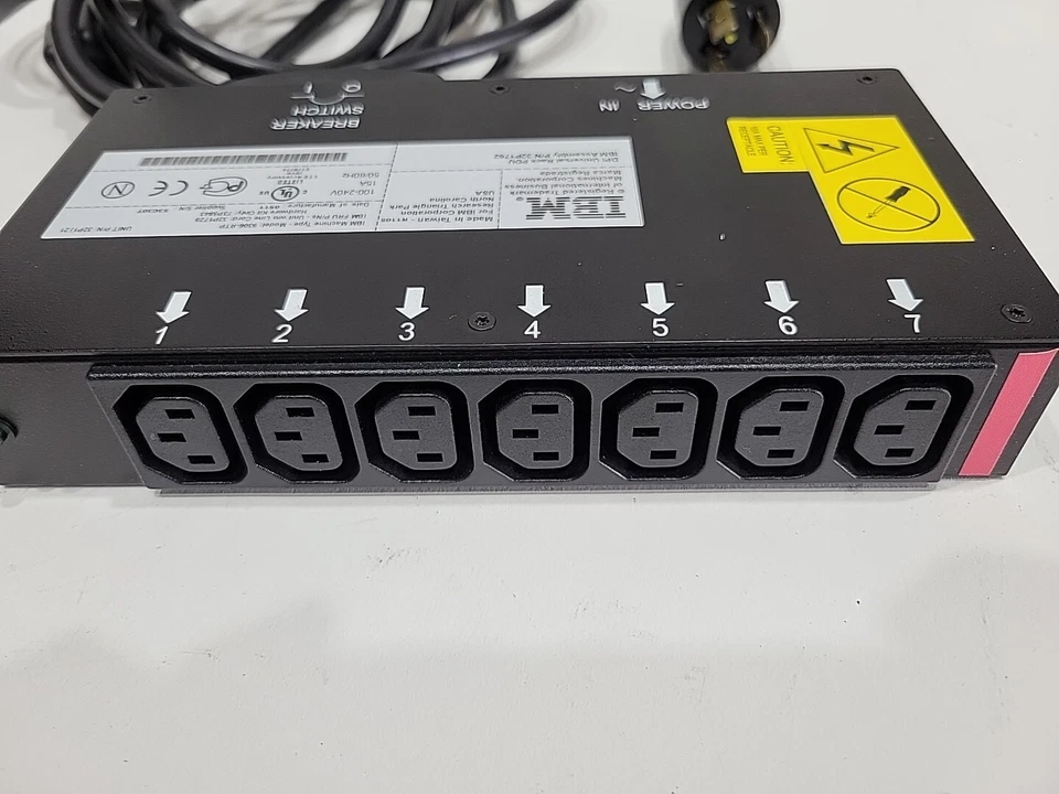 IBM 32P1762 DPI Universal Rack PDU 9306-RTP 7 Total Outlets 1x Breaker - Image 4 of 4