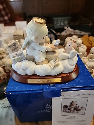 Precious Moments WE FIX SOULS Premier Collection - Limited to 3000   4001574